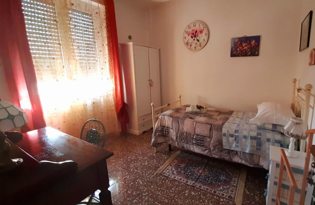 B&B Rosa Samarate ภายนอก รูปภาพ